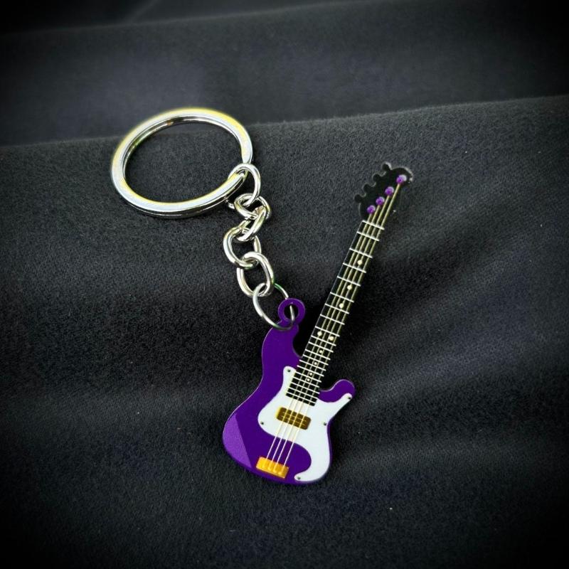 Metal Color Stainless Steel Guitar Car Keychain Small Fresh Novel Round Buckle Accessories Student Bag Pendant Decor
