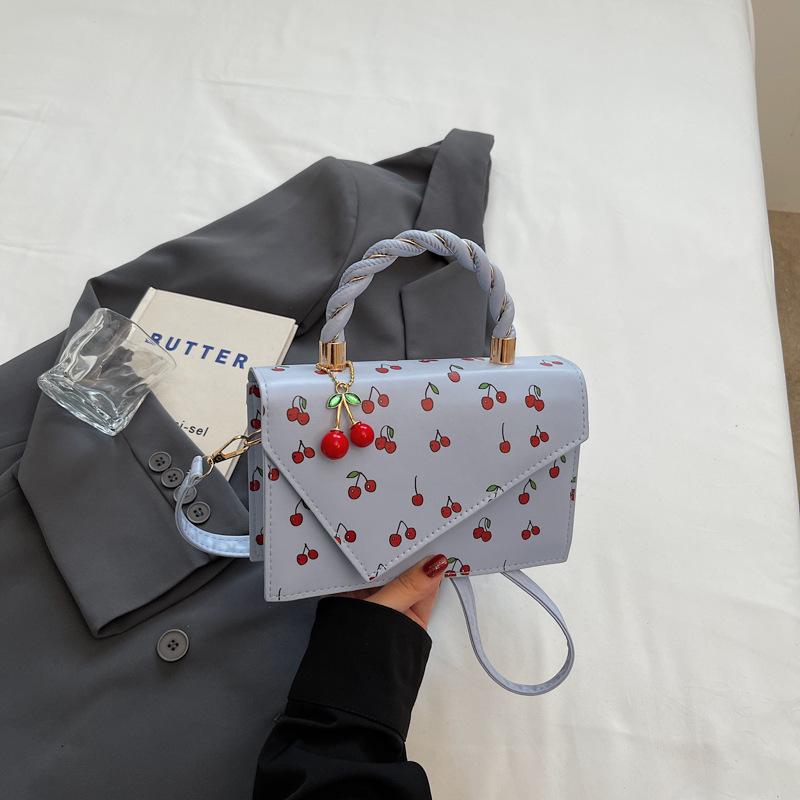 Fashion Handbag Bag Female Personality 2025 New Trendy and Beautiful Casual Messenger Bag Foreign Style Niche Design Small Square Bag