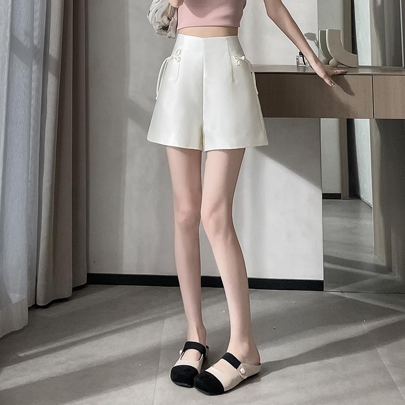 

Сохраняйте прохладу и комфорт в этих стильных женских атласных шортах с пряжкой и высокой талией для летних дней XL абрикосовый