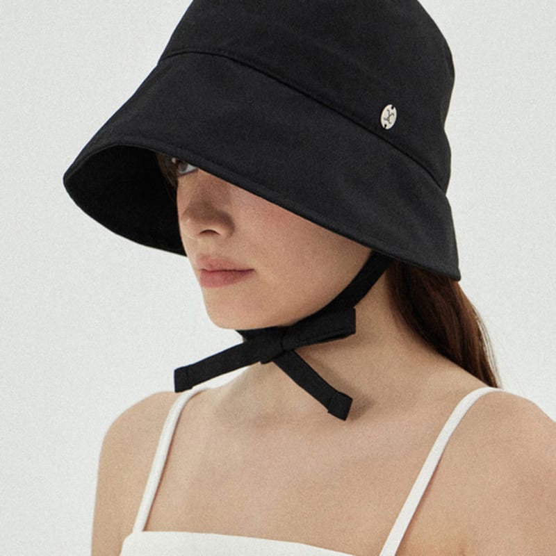 

VARZAR VA Изогнутая овальная металлическая шляпка-боннет черная FREE