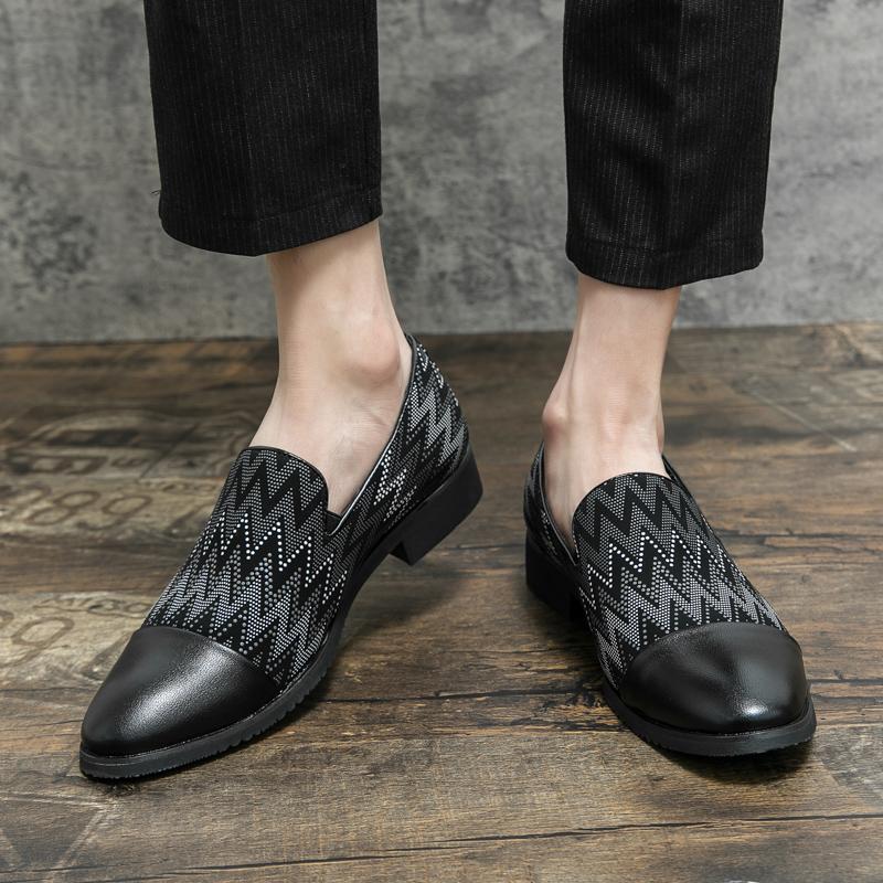 Neue Herrenschuhe mit unregelmäßigem Muster, personalisierte Mode-Lederschuhe und bequeme Lederschuhe für den täglichen Gebrauch, Herren-Slipper