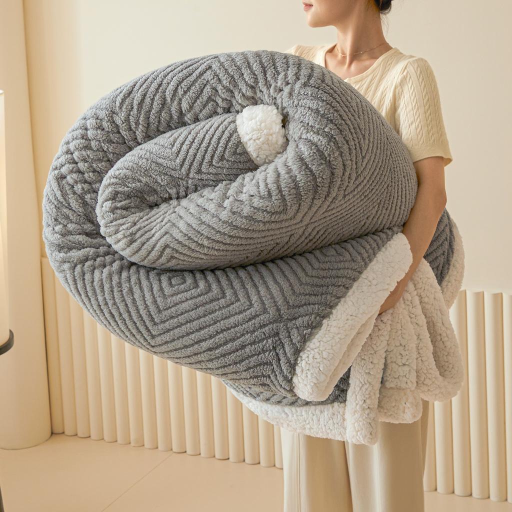 New Jacquard Double layer Lamb Fleece Blanket for Autumn and Winter Thickened Comfortable Cotton Fleece Blanket