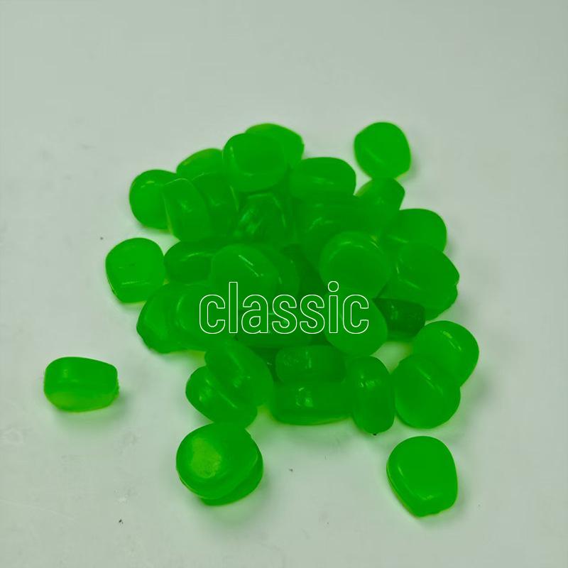 Černá Měkká Kukuřičná Peleta Potápivá Nástraha pro Rybolov Kaprů, Cejnů a Amurů