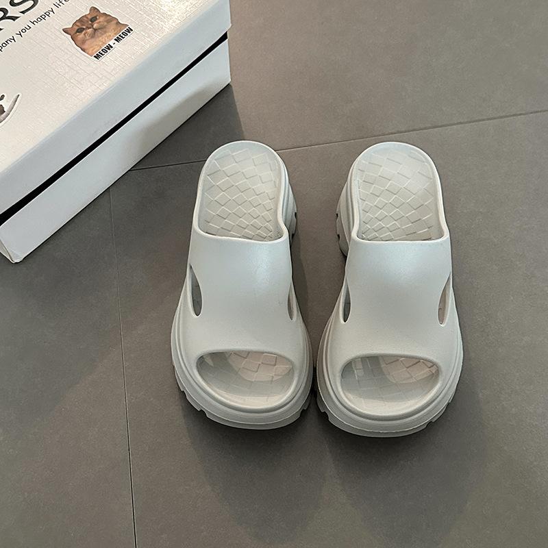 Fashion sandals simple thick-soled heightening cool slippers women's summer Korean version solid color casual versatile beach one-word sandals