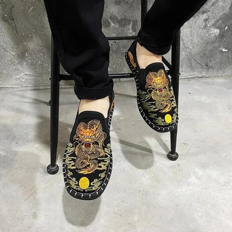 Fashion Cloth Shoes Embroidery Flower Social Guy Male Moccasin-Gommino Student Casual Shoes Fashion National Chinese Style 2024