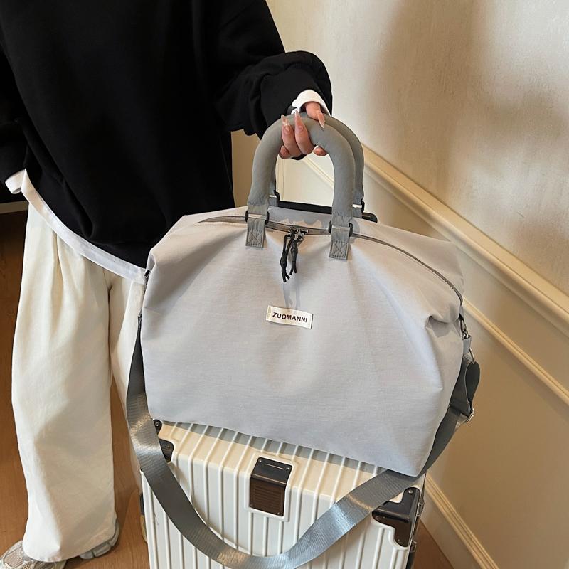 Large Capacity Fitness Bag  Waterproof Sports Gym Bag Portable Luggage for Men Women Short Distance Gym and Travel Bag