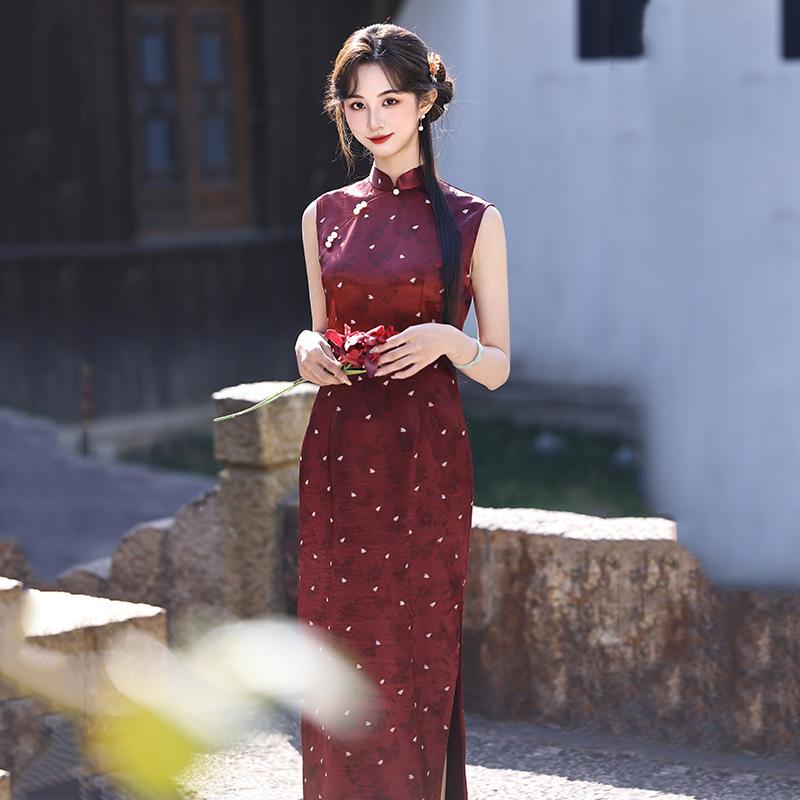 Dark red sleeveless national style new Chinese long cheongsam women's high sense 1011 new improved young spring and summer