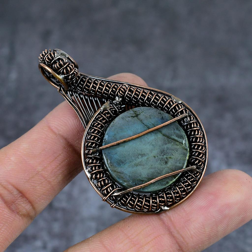 Pandantiv bijuterie din labradorit, lucrat manual, înfășurat în sârmă de cupru, 2,36" i1R24