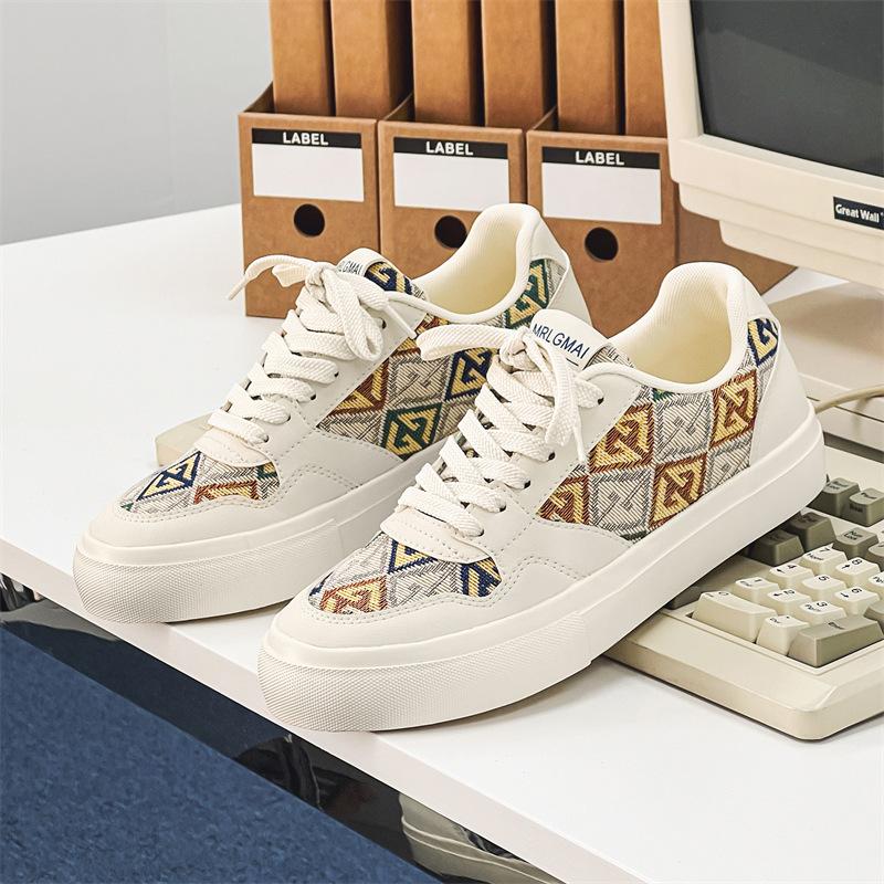 

2025 new men s shoes autumn low-top printing breathable board shoes lace-up casual versatile lightweight sports men s shoes 1551 39