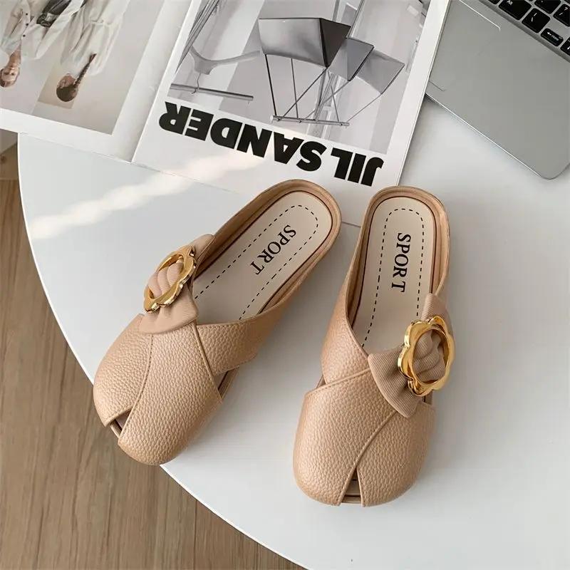 Fashion Home With Heel Shoes Stylish Pvc 2025 Trend Women's Slippers and Ladies Sandals On Promotion Clappers Unique Top Designs Slides