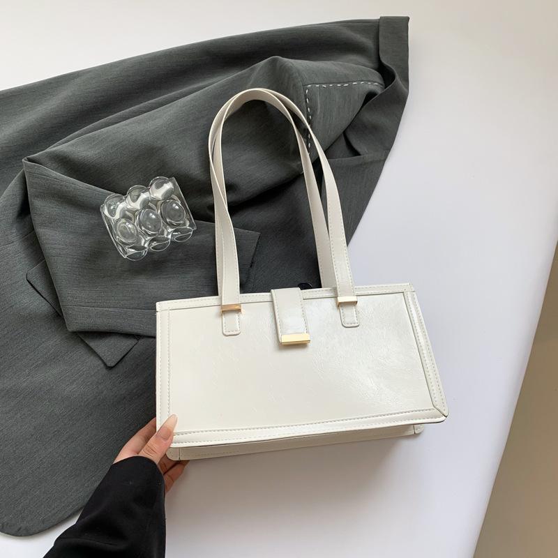 Stylish, Simple and Trendy Commuter Small Square Bag 2025 Autumn New Retro Niche Design Personalized Underarm Shoulder Bag