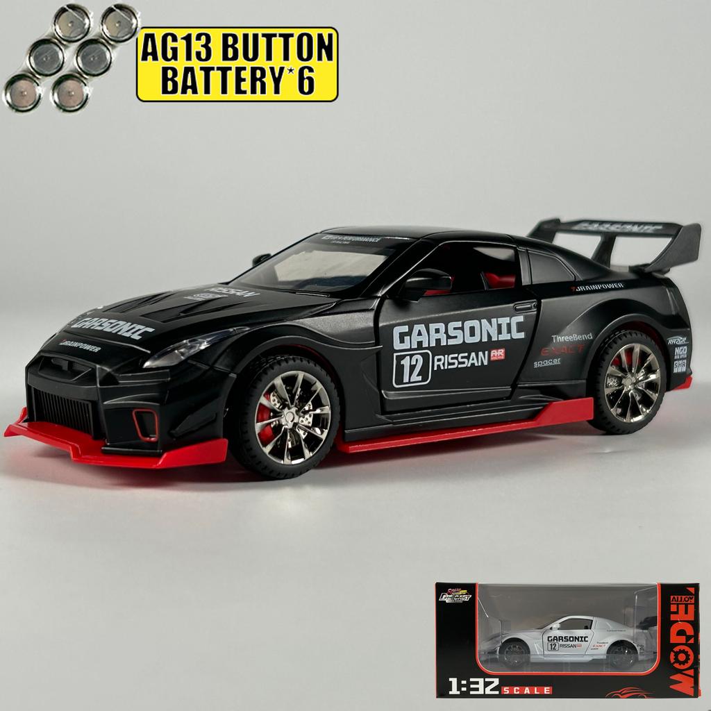 1:32 Nissan GTR CSR2 Modello in Lega Metallica Diecast Auto Decorazione per la Casa & Collezionabili Ornamento per Esposizione Hobby Regali per le Feste