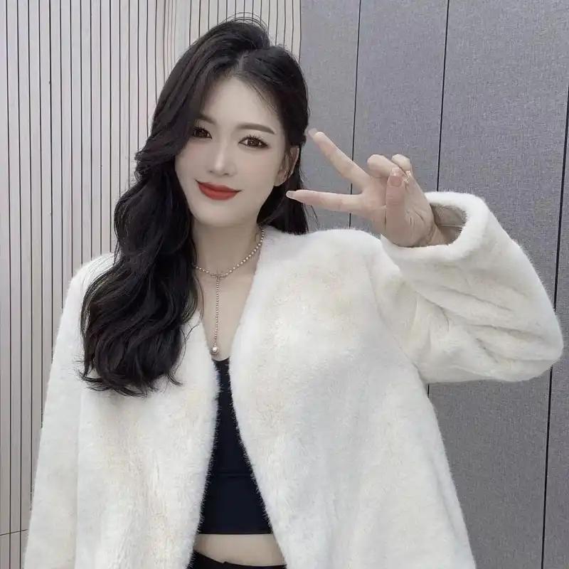 Fashionable Women's Short Grey Faux Fur Coat V-Neck Warm Winter Jacket Casual Streetwear