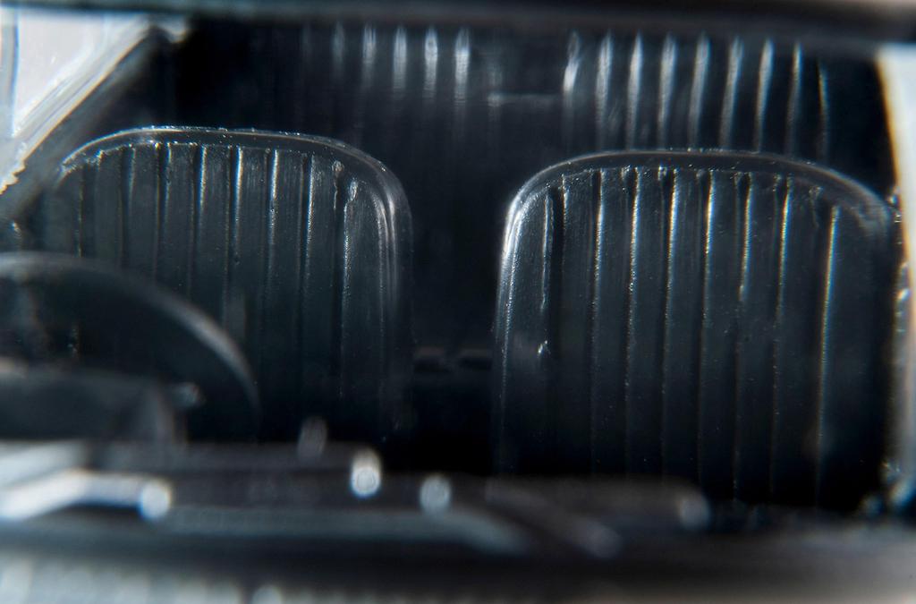 Tomytec Tomica Limited Vintage 1/64 Scale LV-205a Datsun Bluebird 4-Door 1600SSS White 1965 Model (Finished Product)