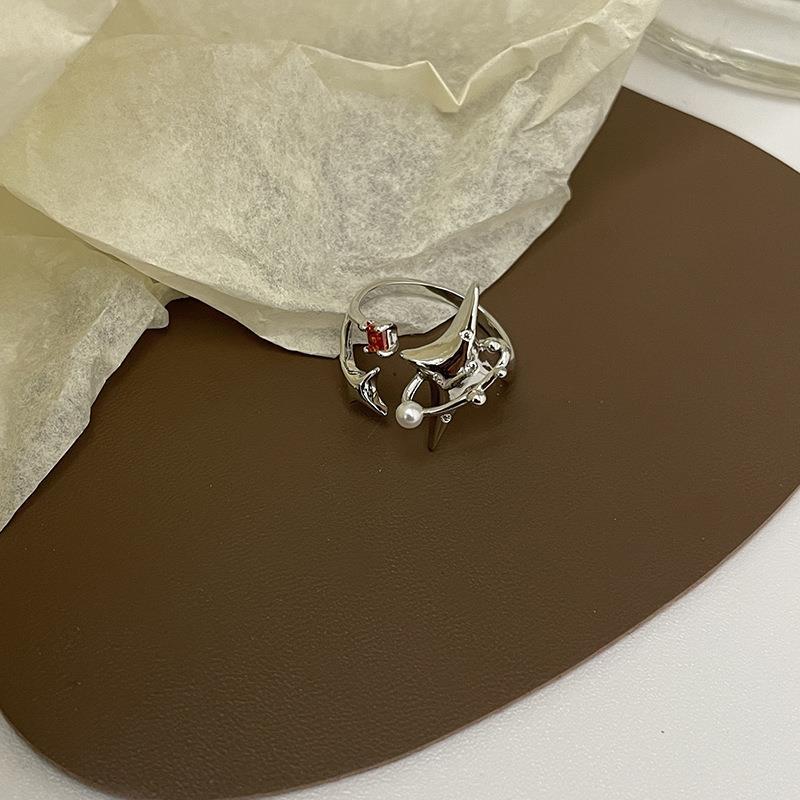 

Geometric Copper Fashionable Ring For Women Featuring Charming Zirconia And Style Modern J3231