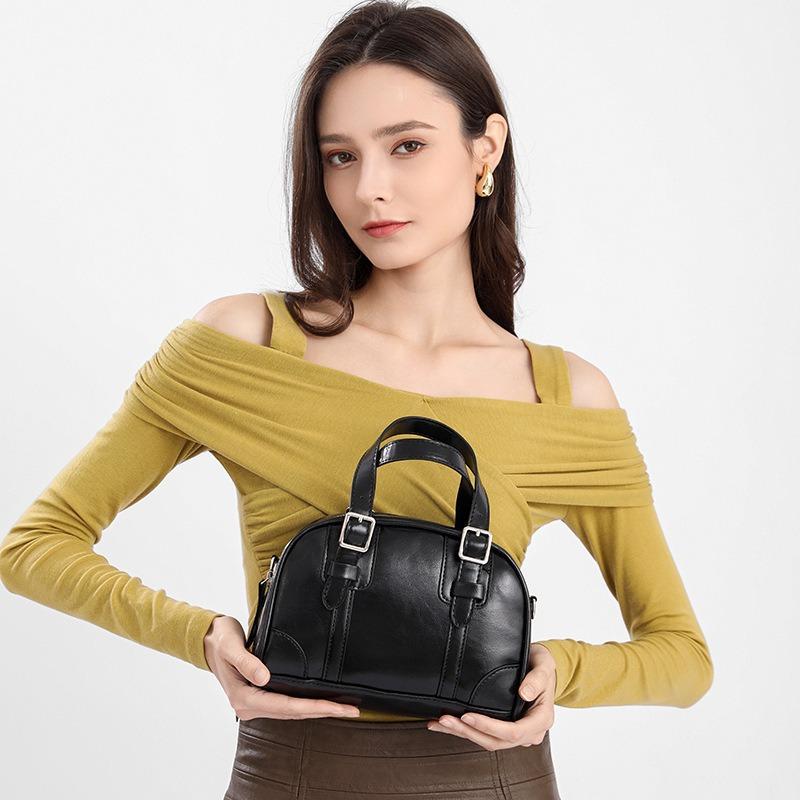 High-Quality Texture Bag for Women 2025 New Korean Retro Handbag Niche Girl Versatile Shoulder Crossbody Bag