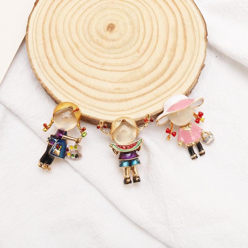 Korean Cute Girl Faceless Brooch for Doctors & Nurses - Ideal for Coats, Bags, and Accessories