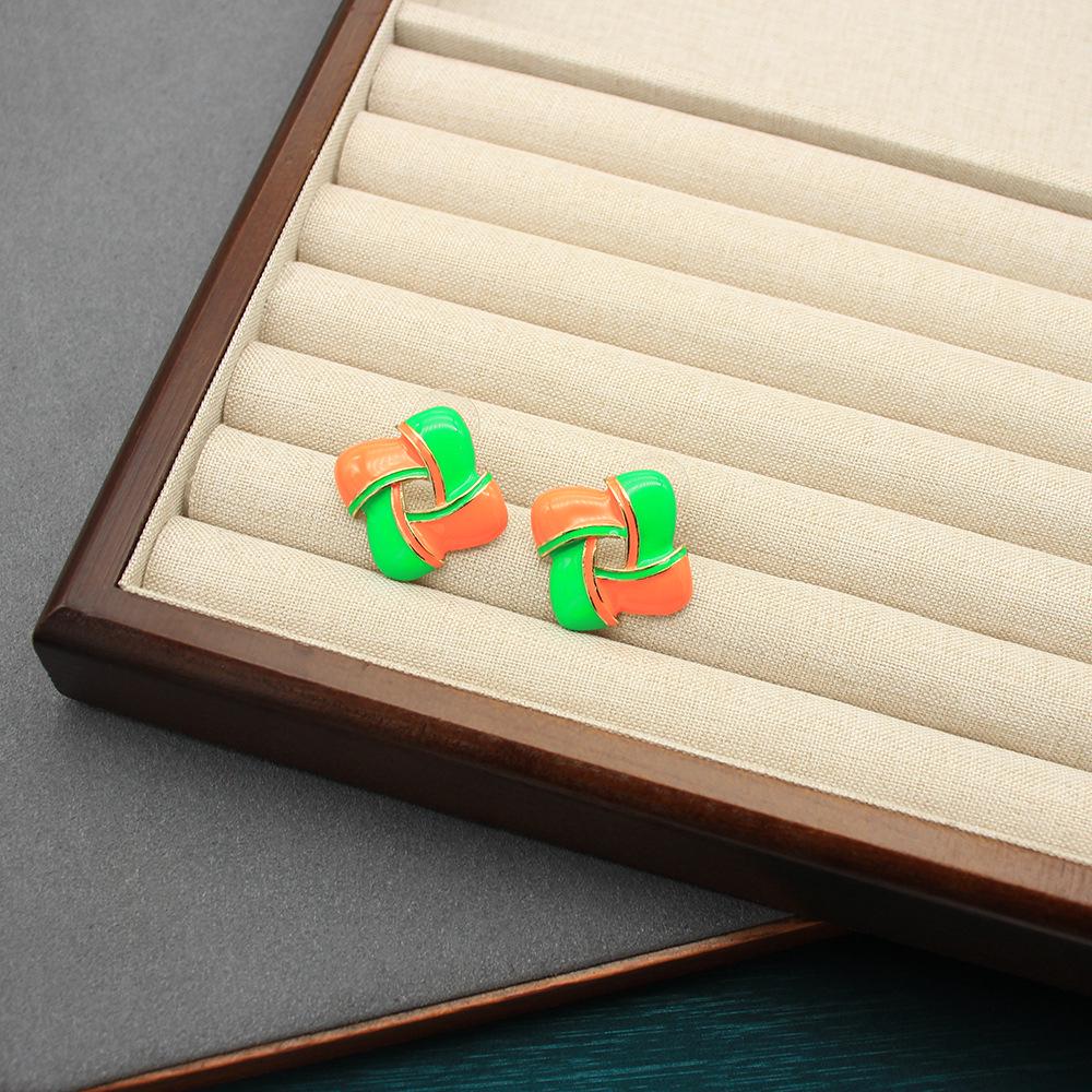 

Красочные серьги-пусеты в виде лепестков эмали в китайском стиле - Костюмные аксессуары