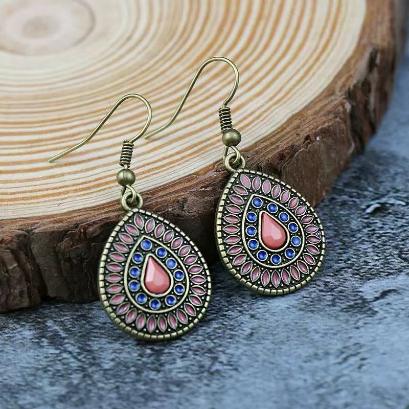 European and American retro vacation style earrings Bohemian fringed personalized earrings Yunnan travel holiday versatile accessories