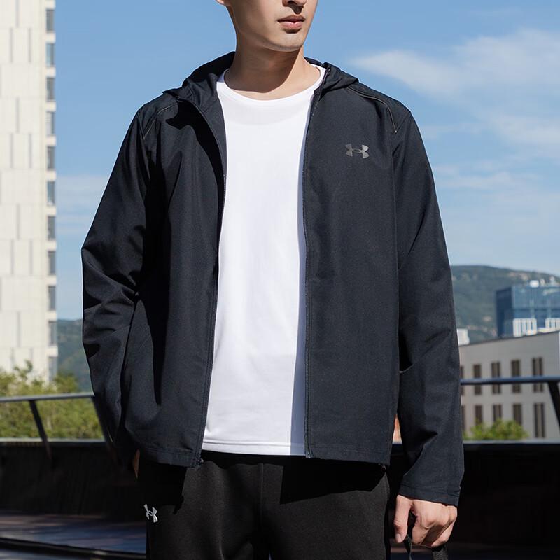 Under Armour Men s Hooded Woven Running Jacket M