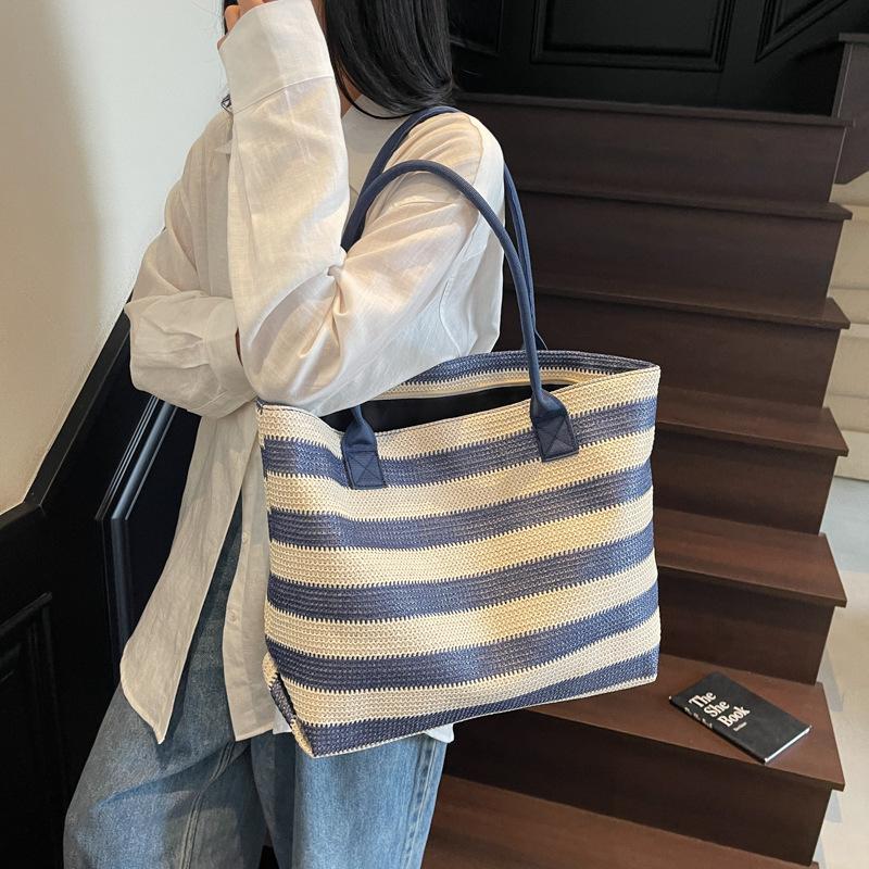 Simple and large-capacity straw bag portable shoulder bag women's 2025 summer new striped women's tote bag wholesale