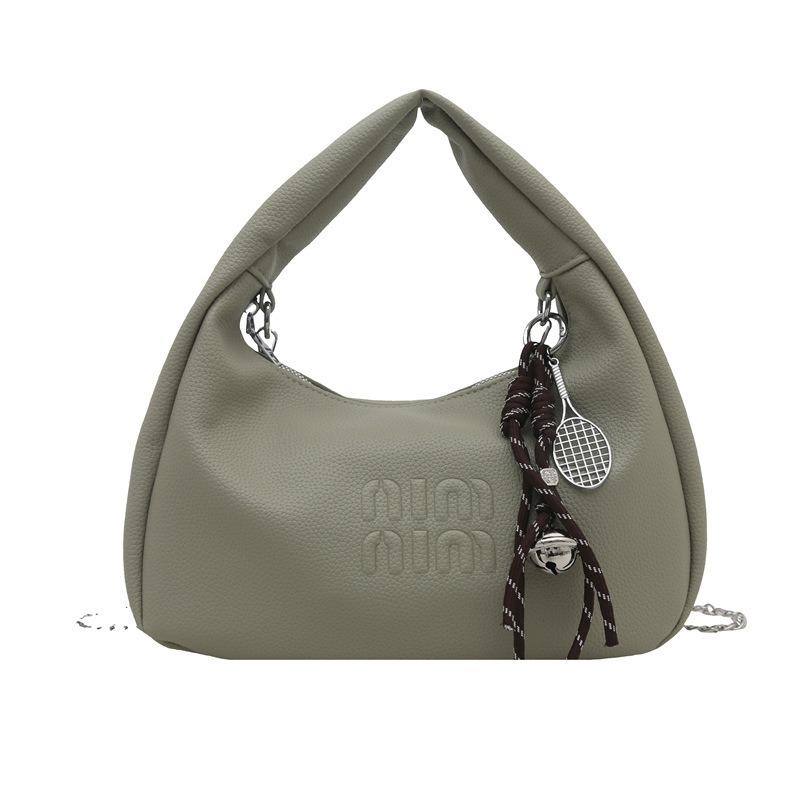 Stylish and simple portable crescent bag, new spring and summer chain shoulder bag, high texture and beautiful messenger bag.