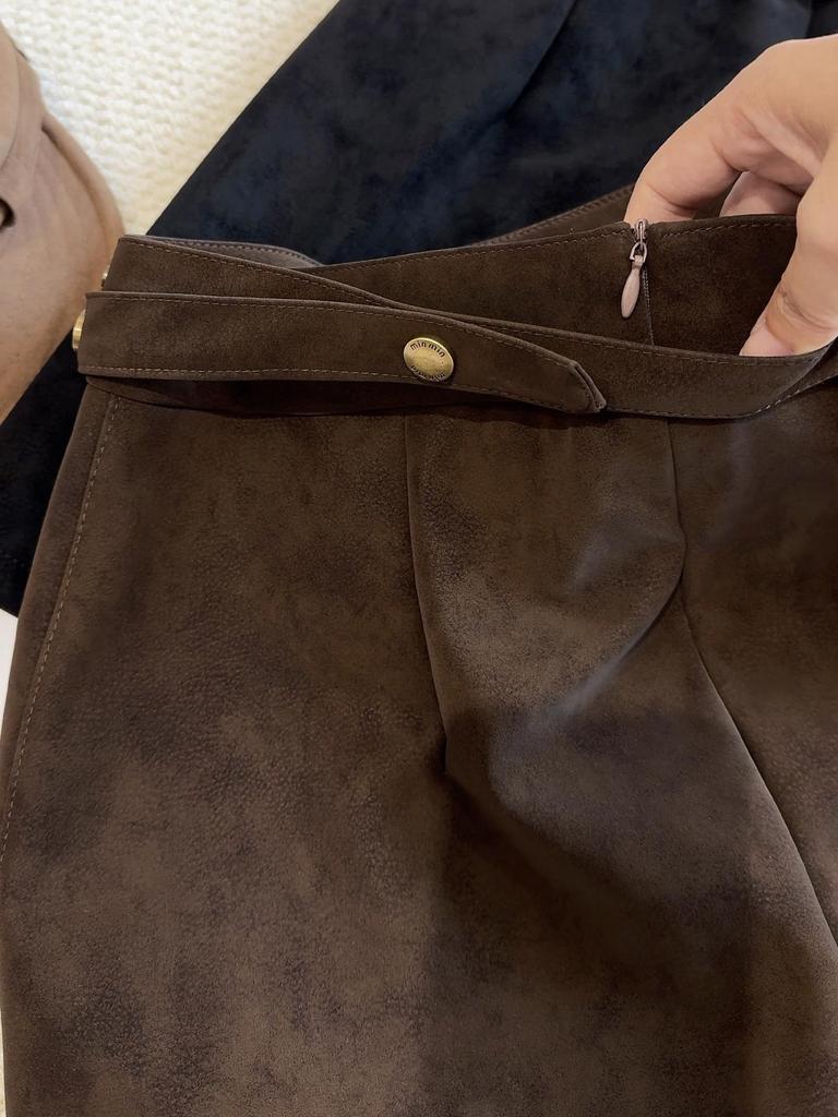 Plus Size Retro Coffee Suede Asymmetrical A-Line High Waist Skirt - Women's Spring/Autumn, Hip-Hugging Short Style.