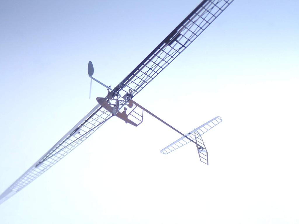 Aerobase 1/144 Scale Human-Powered Airplane Series Daedalus 88 Metal Assembly Kit H004