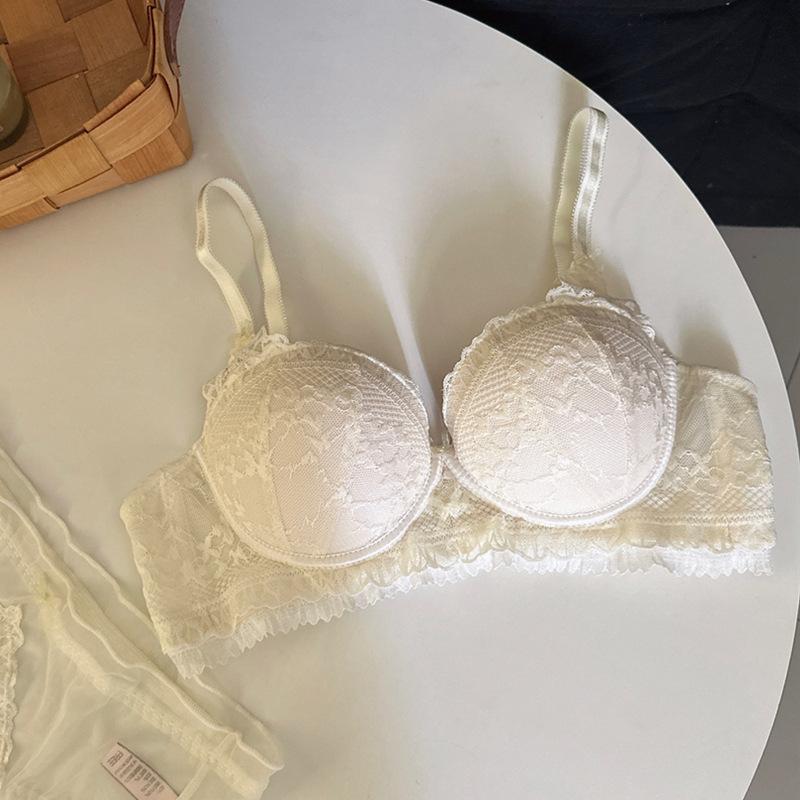 Light Blue Lace Underwire Bra with Scalloped Edges and Adjustable Straps S белый