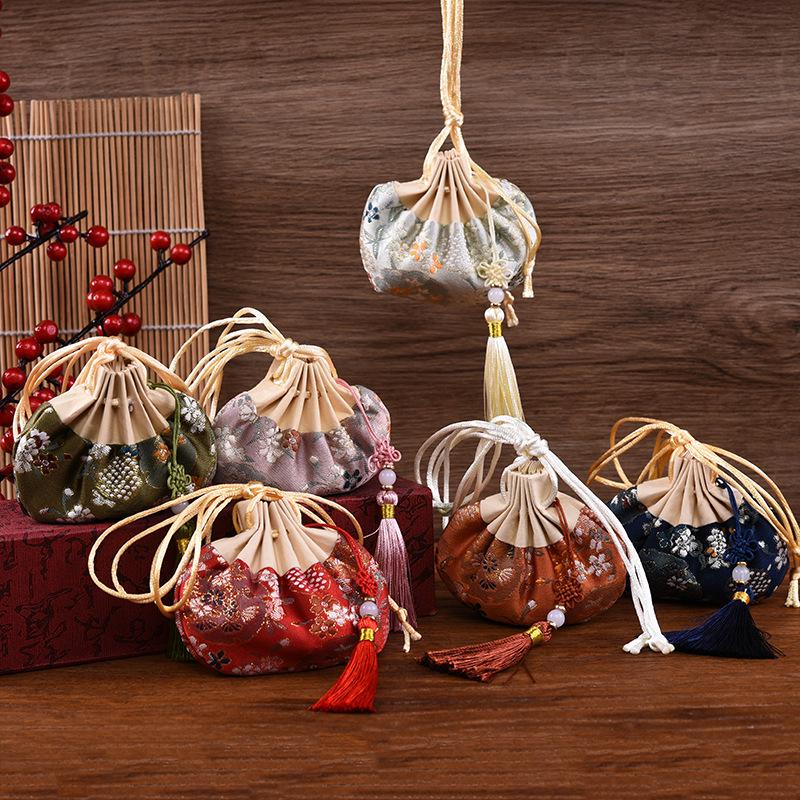 Ping An Cultural Scenic Amulet: Hanfu Style Sachet Pendant for Safety and Luck