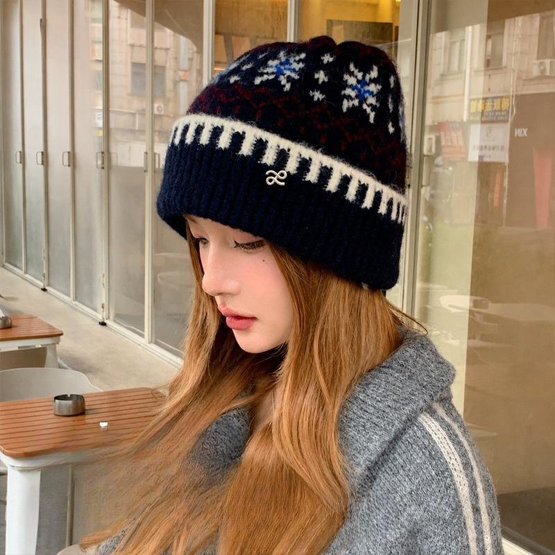 Big head circumference fashion versatile ear protection wool hat autumn and winter new retro jacquard Merad Fair Island knitted hat