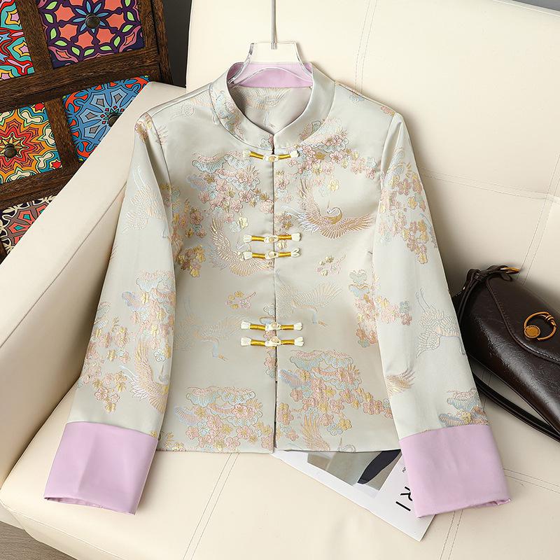 

Mom s Chinese-Style Hanfu Cardigan: Frog Buttons, Jacquard Brocade, Gold Thread Embroidery, Long Sleeves XL (85-100 jin) грязно-белый