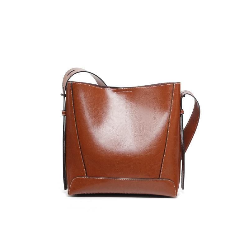 Wide Shoulder Strap, High-end Feel, Large Capacity Shoulder Bag, Women's Retro New Style, Women's Niche Genuine Leather, Women's Crossbody Bucket Bag