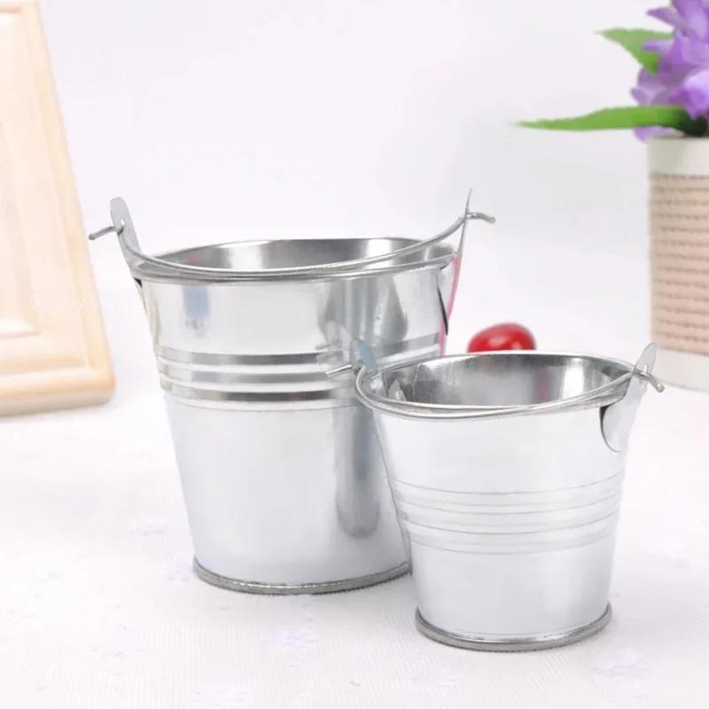 1pc Mini Metal Iron Flower Pot with Handle Hanging Balcony Garden Office Planter Mini Bucket Candy Basket Home Decor