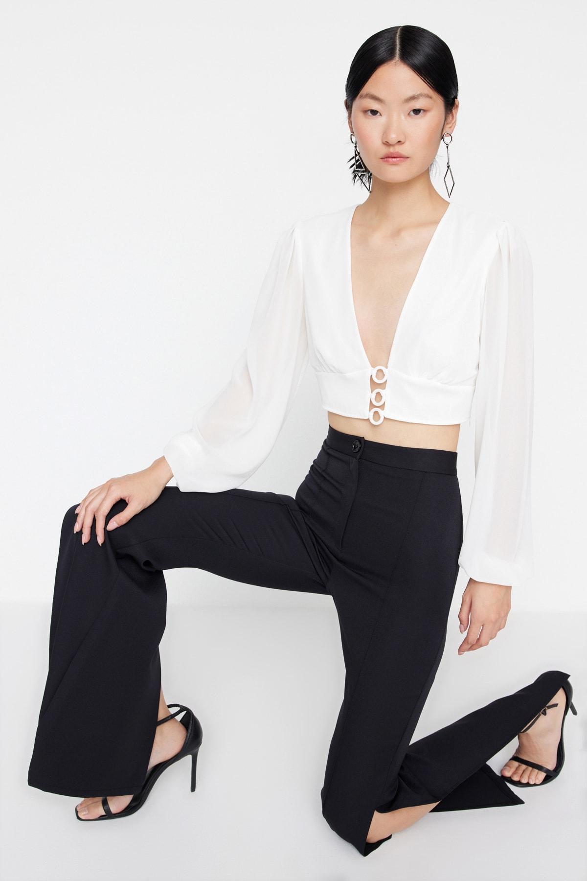 

Блузка - Экрю - Приталенная