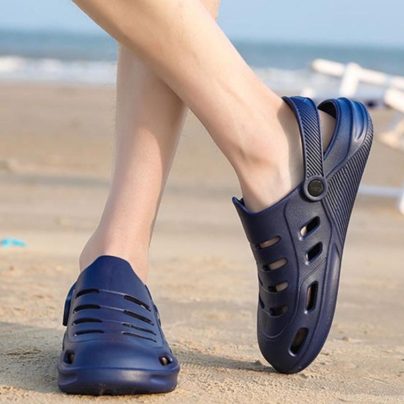 Platform Shoes Hole Plain Elegant Cheap Liquidation Comfortable Sandals Man Original Fun Trend 2025 Y2k Slippers for Men