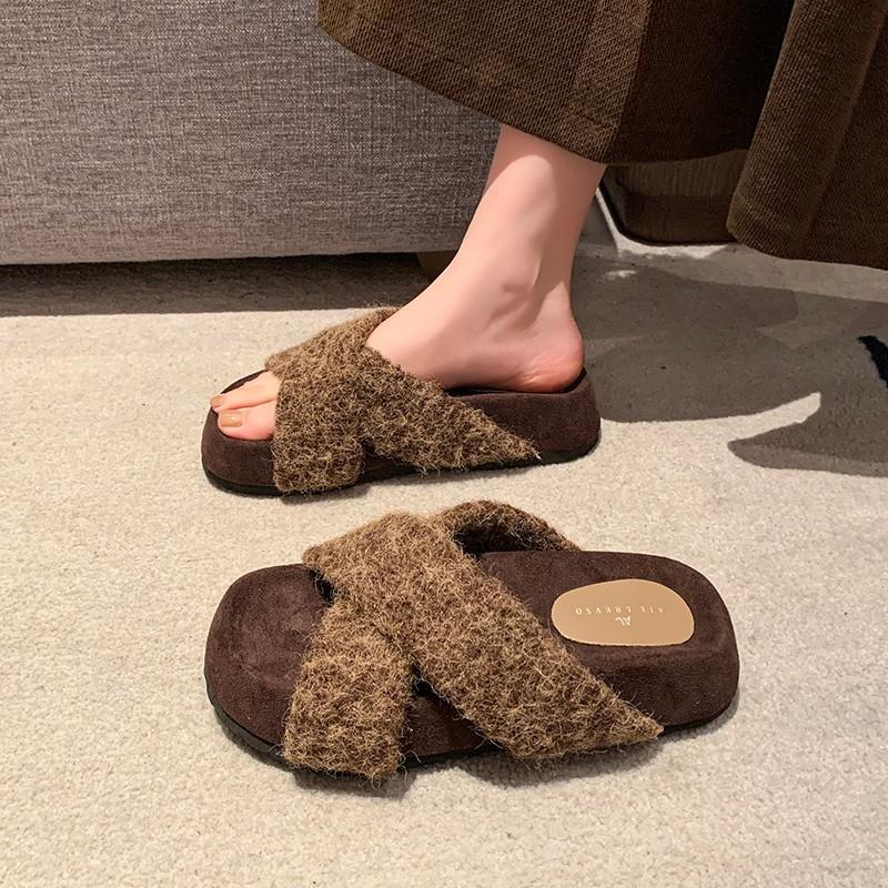 Foreign trade women's slippers autumn 2024 Korean version of fashion one-word cotton mop retro thick bottom heightening outer wear Mao Mao mop