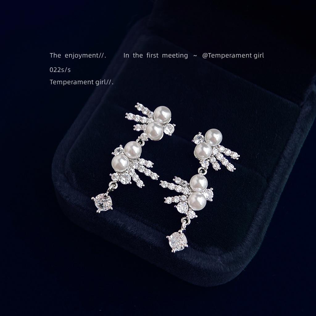 Wind original design micro-inlaid zircon long irregular fringed earrings earrings