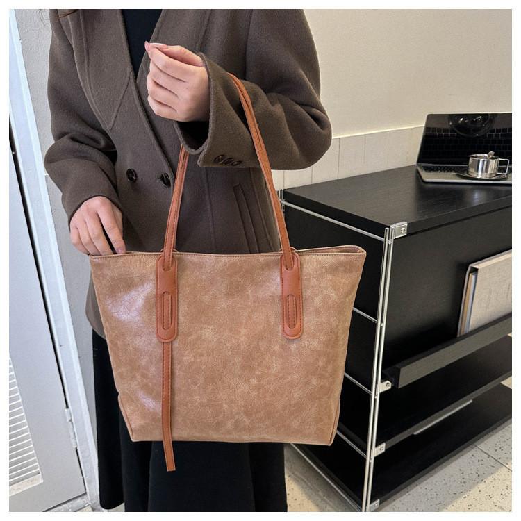 Spacious Pu Tote Bag For Women With Stylish Street Fashion Design Perfect For College Commute
