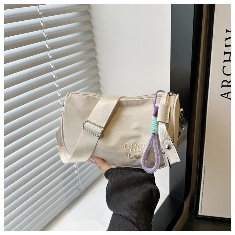 

Летняя женская легкая нейлоновая сумка-кроссбоди в форме подушки с широким ремнем - Повседневная и универсальная для поездок на работу As Shown легкие хаки