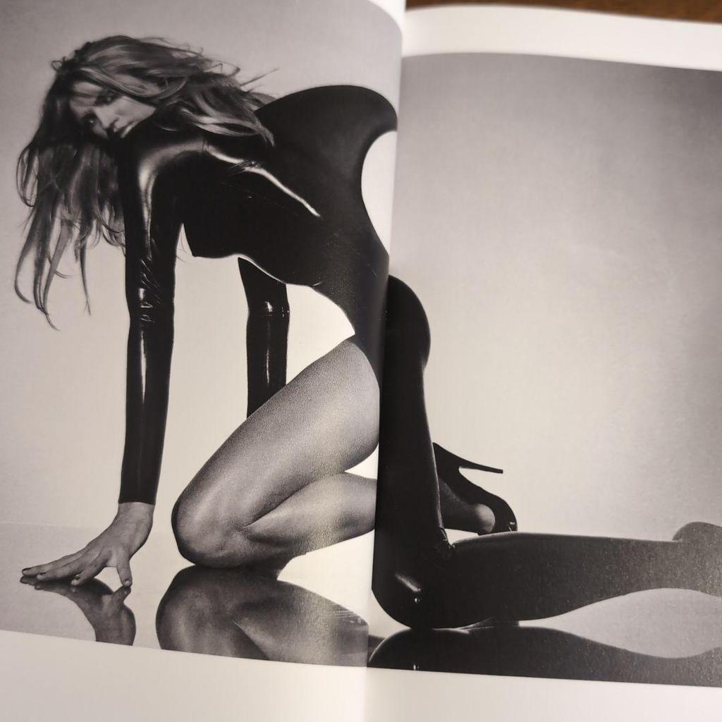 [USED] GIRLS GIRLS GIRLS Art Book