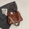 Large capacity bag for women  single shoulder bag  crossbody bag for university students  fashionable autumn and winter