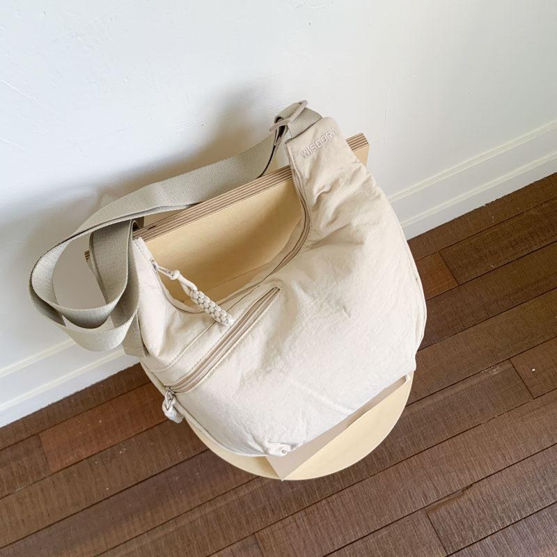 Winter new wind tote oblique span dumpling bag large capacity daily commuting leisure shoulder women's bag