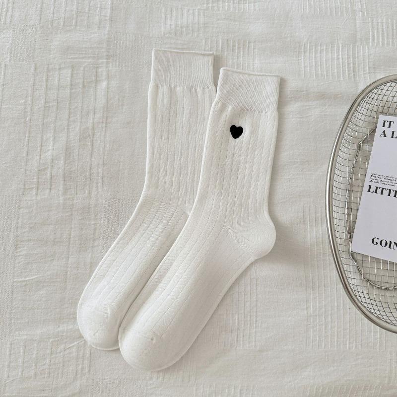 Women's Autumn and Winter Embroidered Heart-shaped Mid-calf Socks, Cotton, Versatile, Solid Color Pile Socks, Rolled-up Women's Socks