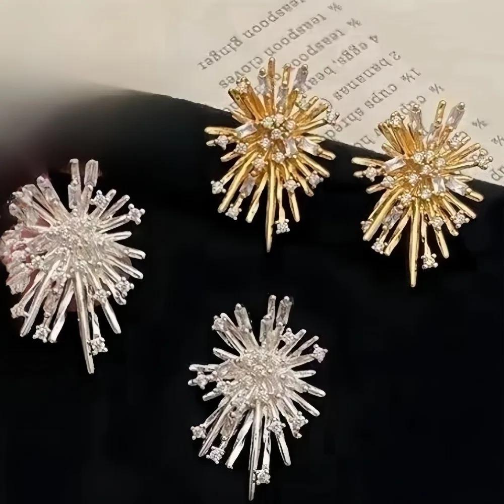 Korean Exquisite Shining Brightly Rhinestone Snowflake Stud Earrings for Women Bride Wedding Temperament Jewelry Accessory Gift