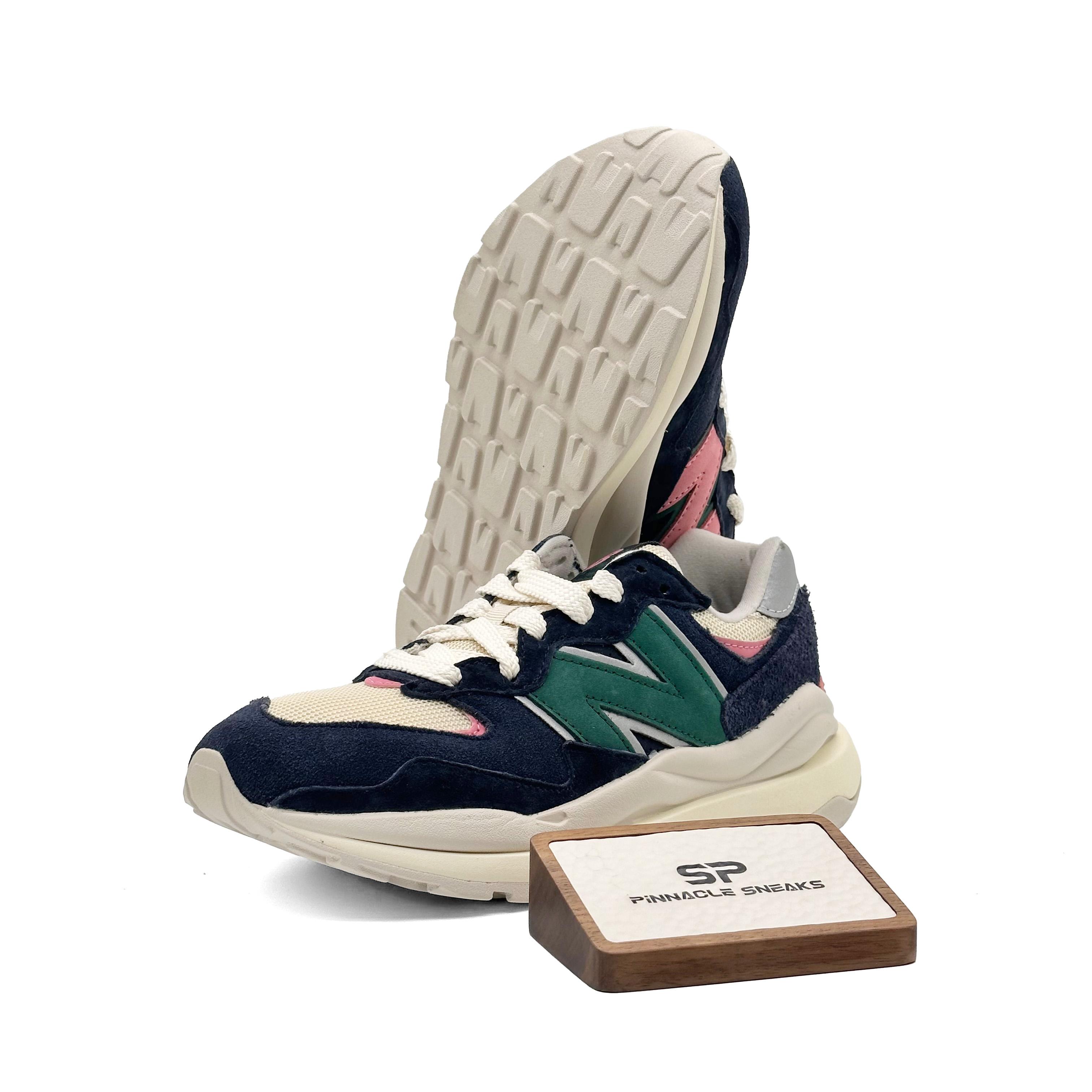 New Balance 57/40 Mēness Jaunais gads