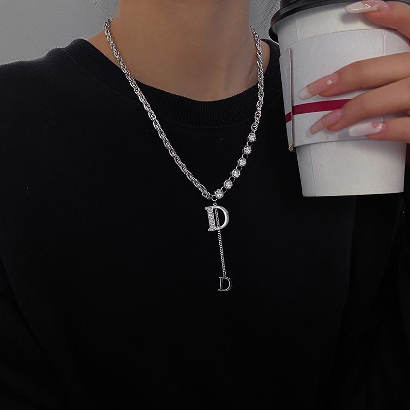 Niche flash diamond crystal letter D necklace pendant light luxury women's autumn and winter cold wind simple high-end sweater chain