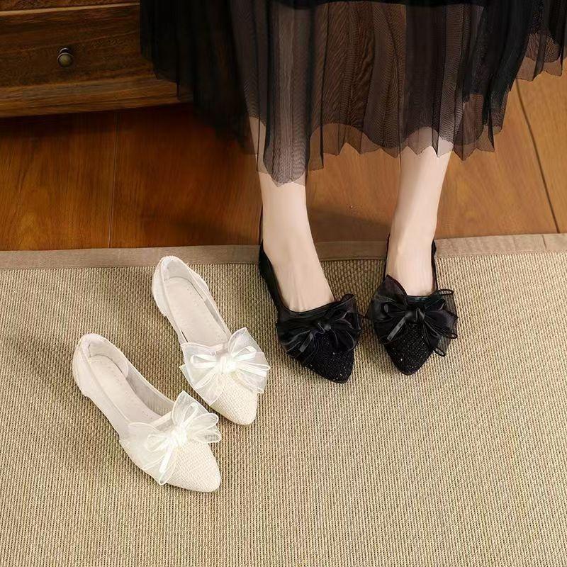 Damskie czółenka ze szpicem z kokardą Buty ślubne na niskim obcasie Eleganckie buty dla kobiet Tanie Wysoka jakość Nowość 2025 Wulkanizowane buty 39