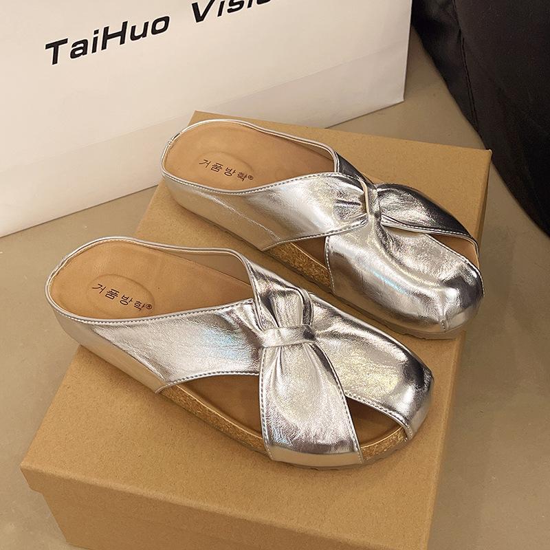 Niche 2025 Women's Shoes Summer Cool Slippers Outer Wear Retro Leather Shoes Season Wear Head Drag