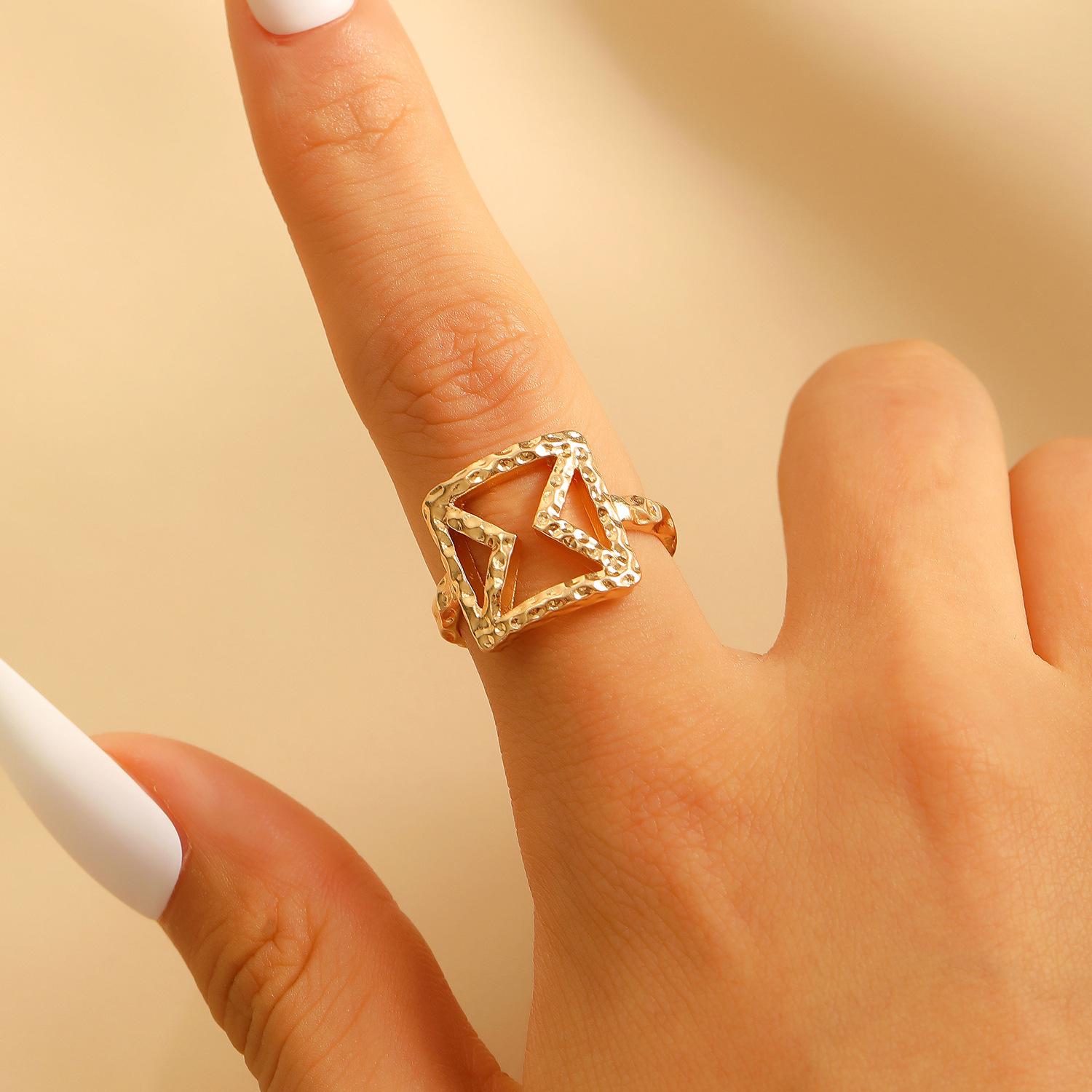 Универсальный геометрический браслет из сплава: Модный и стильный дизайн